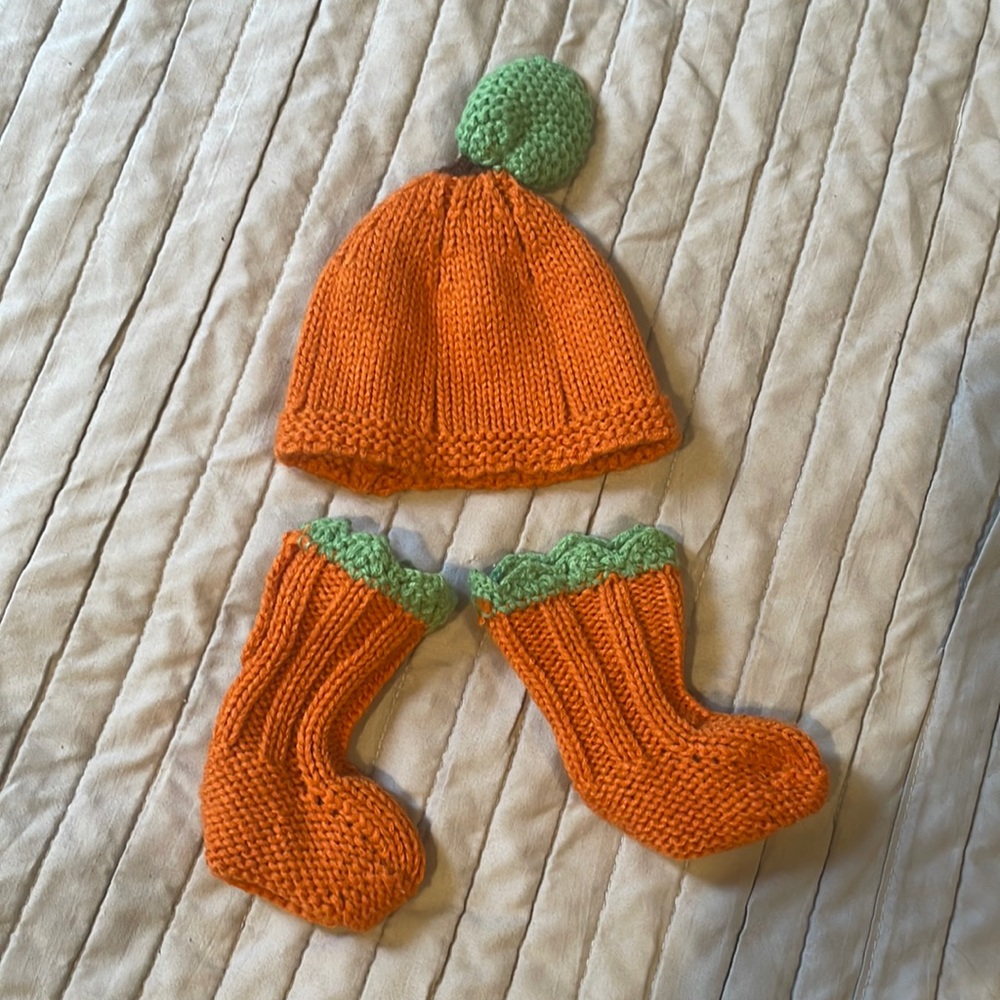 Knitted pumpkin set hat and socks set Fall Halloween